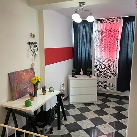 Daire Cozy 1 Bdrm In Center Bükreş