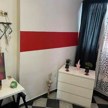 Cozy 1 Bdrm In Center