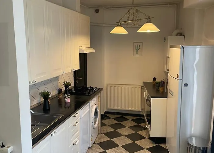 Cozy 1 Bdrm In Center شقة